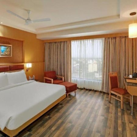 Hotel Seven Inn Near Delhi Airport New Delhi Exterior photo