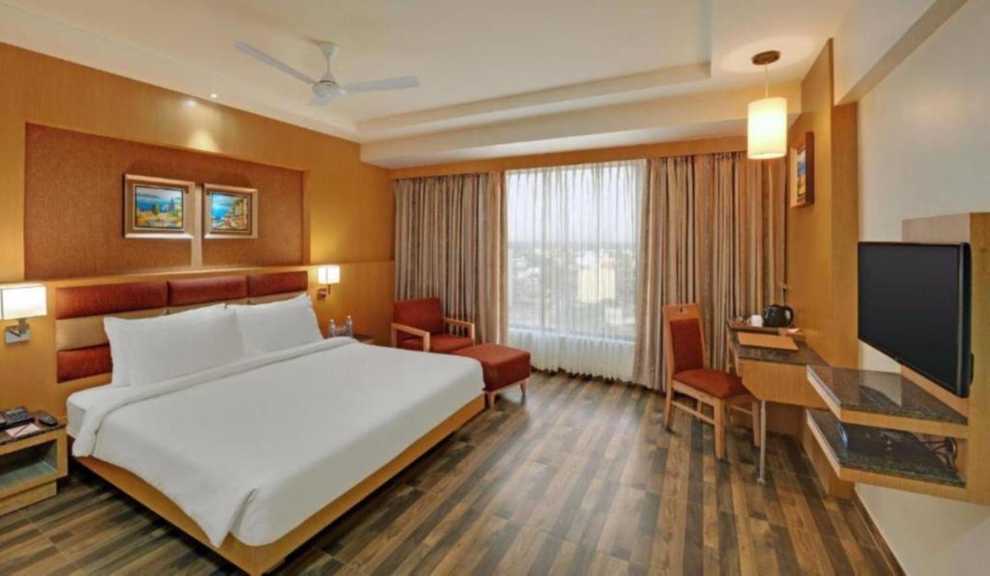 Hotel Seven Inn Near Delhi Airport New Delhi Exterior photo