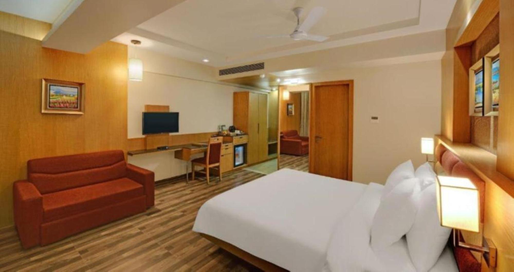 Hotel Seven Inn Near Delhi Airport New Delhi Exterior photo